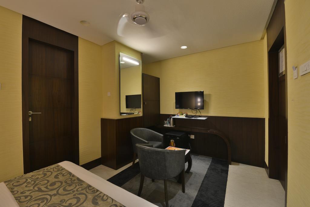 Hotel The Golden Oak Rāipur Exteriér fotografie