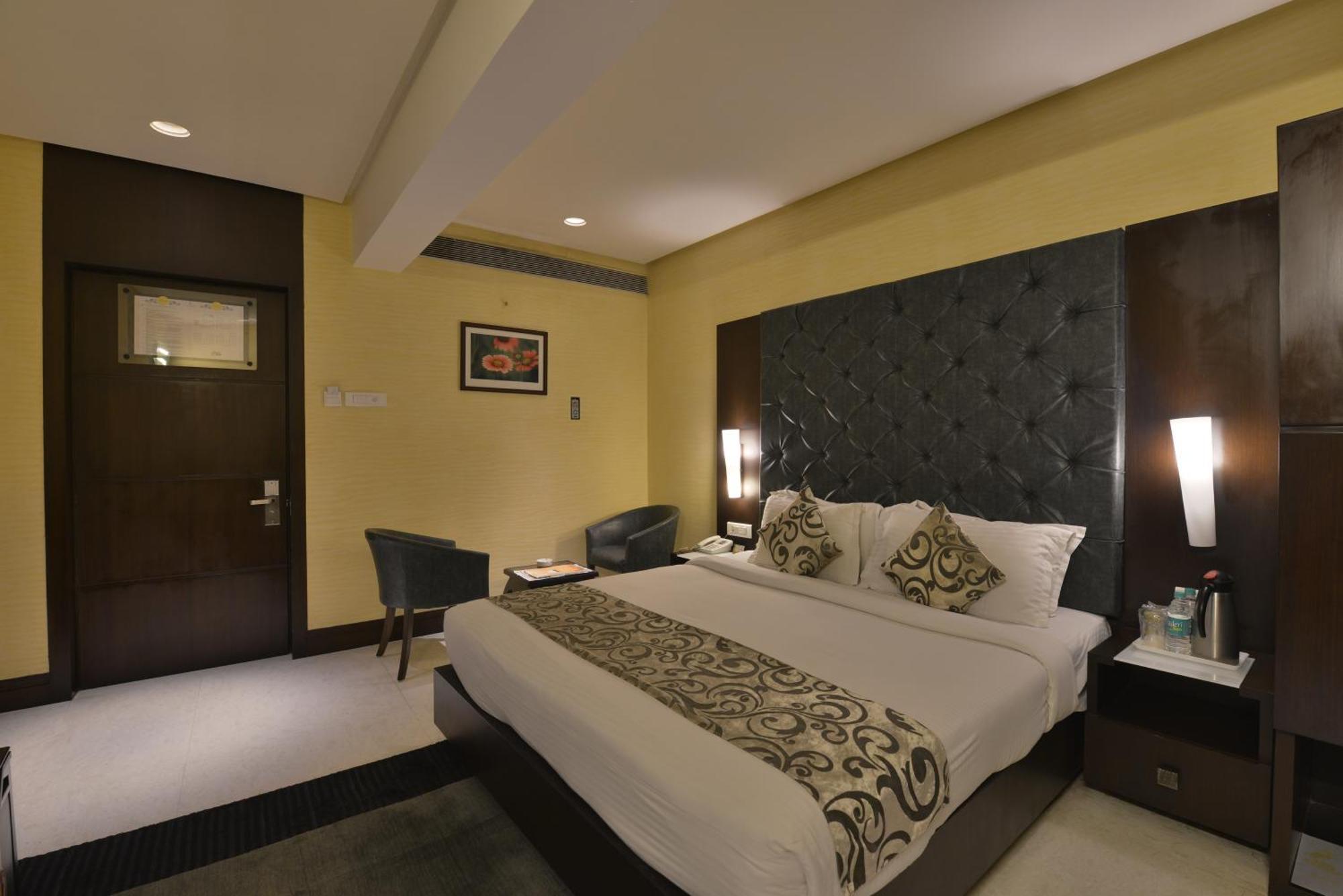 Hotel The Golden Oak Rāipur Exteriér fotografie